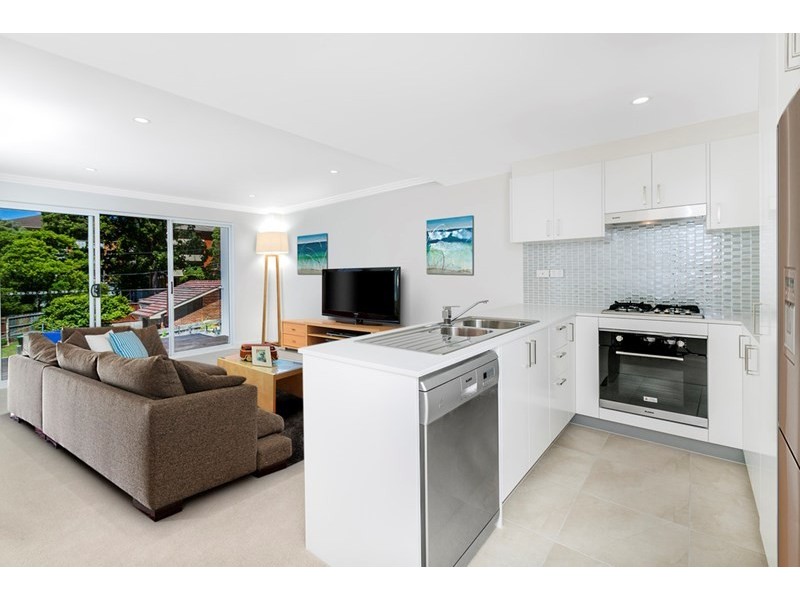 -Corner of Delmar Pde and Pittwater Road, Dee Why NSW 2099