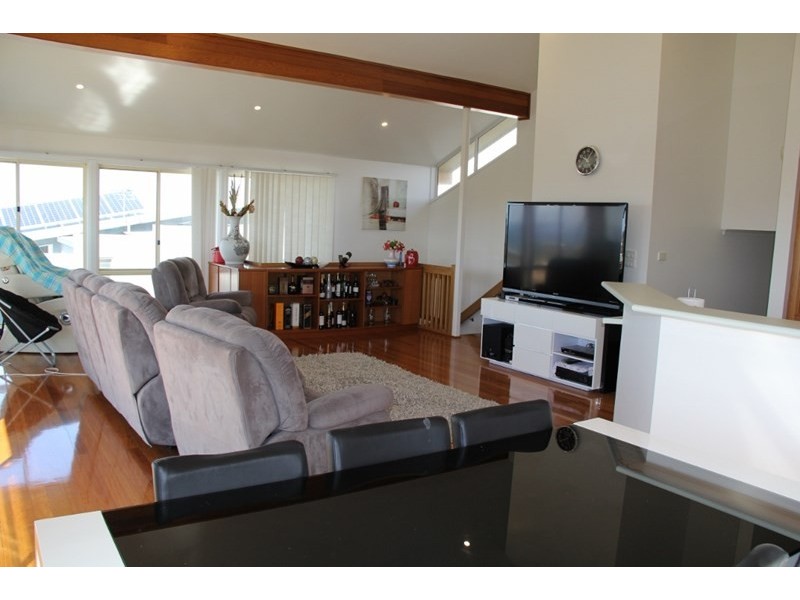 83 Cassia Street, Curl Curl NSW 2096