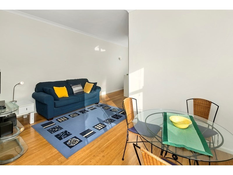2/52 Lawrence Street, Freshwater NSW 2096
