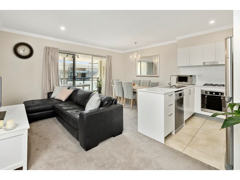 30/12 Shackel Avenue, Brookvale NSW 2100