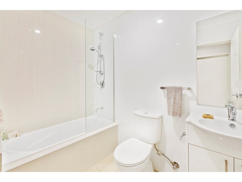 30/12 Shackel Avenue, Brookvale NSW 2100