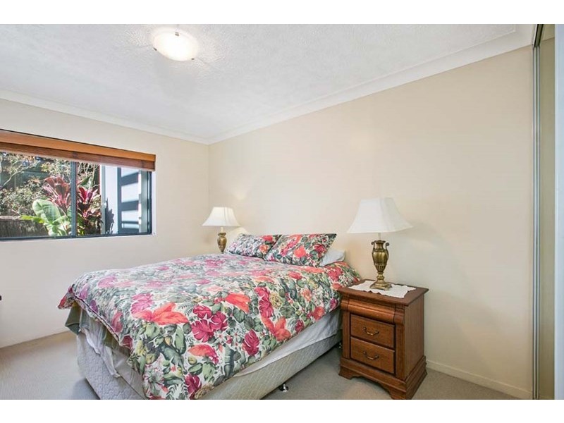 1/74-76 Old Pittwater Road, Brookvale NSW 2100