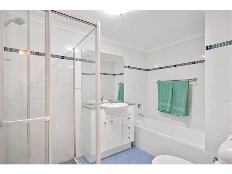 1/74-76 Old Pittwater Road, Brookvale NSW 2100