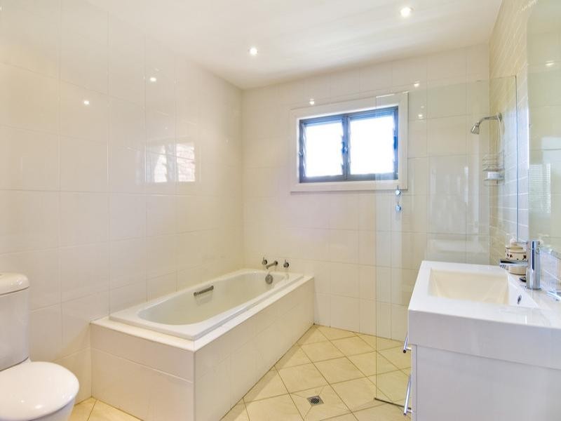 4 Lae Place, Allambie Heights NSW 2100