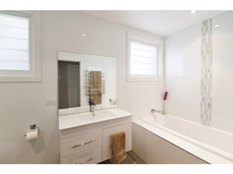 18 Sanananda Avenue, Allambie Heights NSW 2100