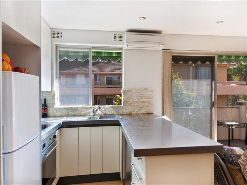 8/80 Wyadra Avenue, Freshwater NSW 2096