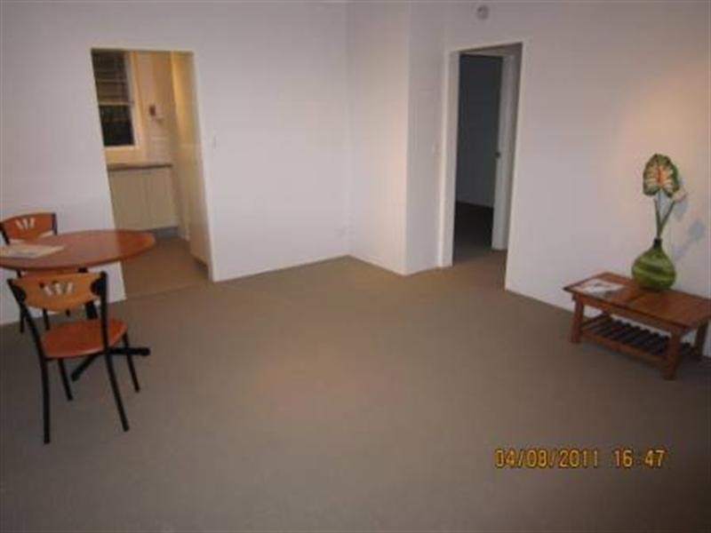 1/11-13 Avon Road, Dee Why NSW 2099