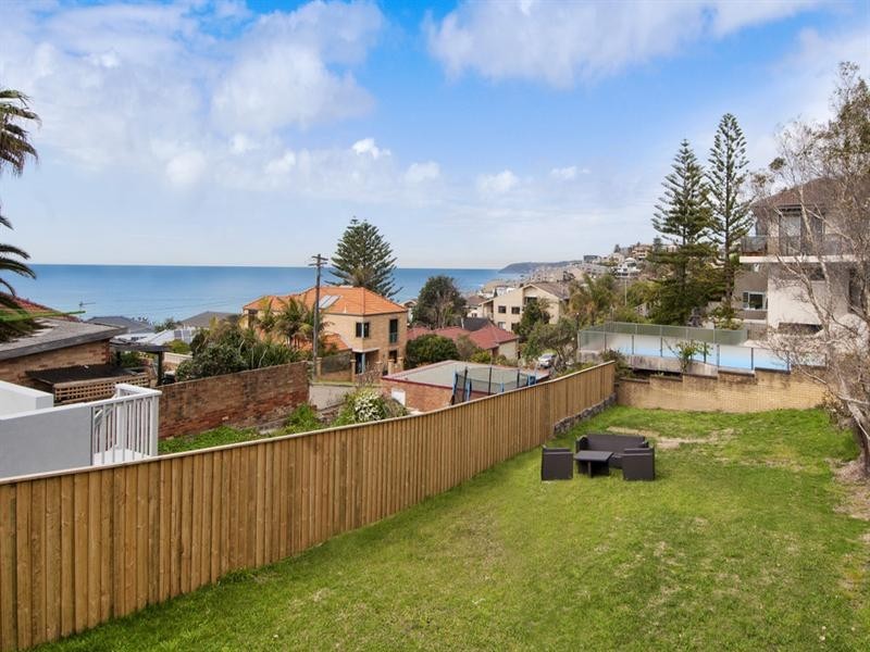 30a Gardere Avenue, Curl Curl NSW 2096
