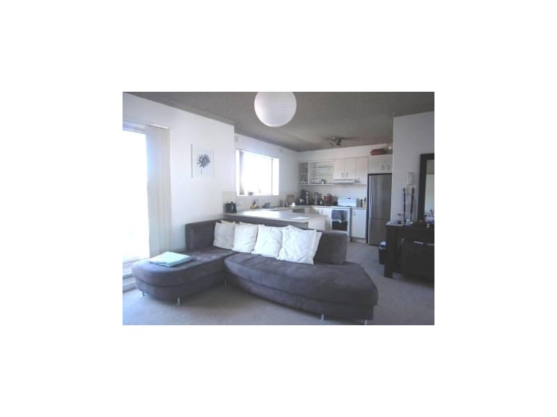 2/15 Oceanview Road, Freshwater NSW 2096