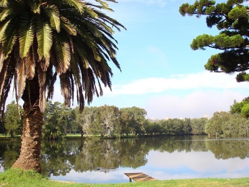 7 Lakeside Crescent, North Manly NSW 2100