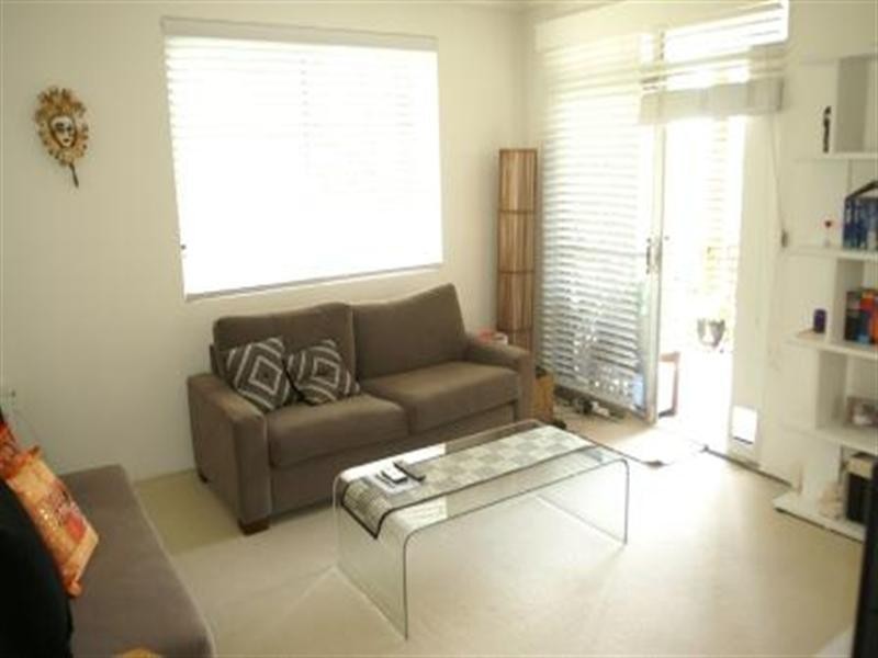 3/8 Avon Road, Dee Why NSW 2099