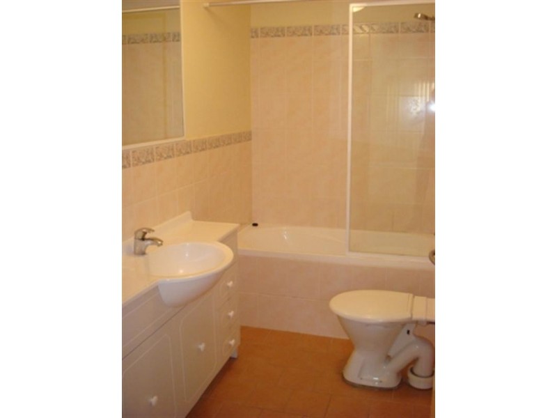 10/13-15 Francis Street, Dee Why NSW 2099