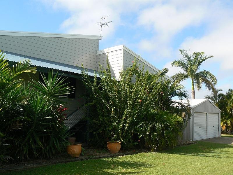 8 Wallace Street, Bucasia QLD 4750