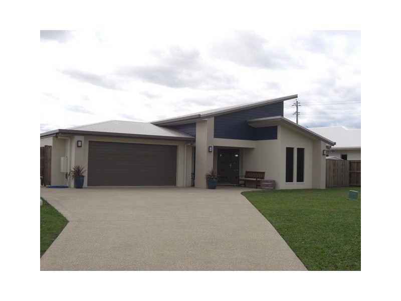 77 Gingham Street, Glenella QLD 4740