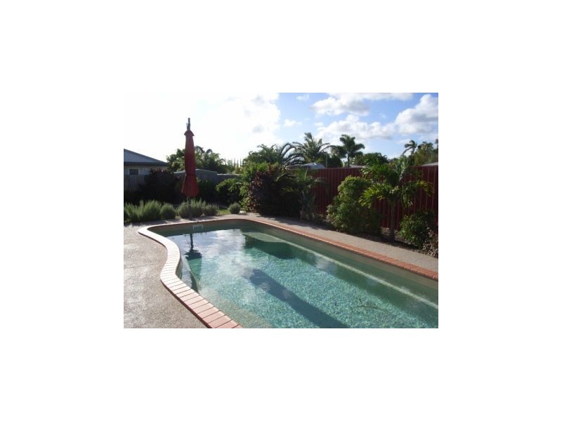 12 Eva Parade, Glenella QLD 4740