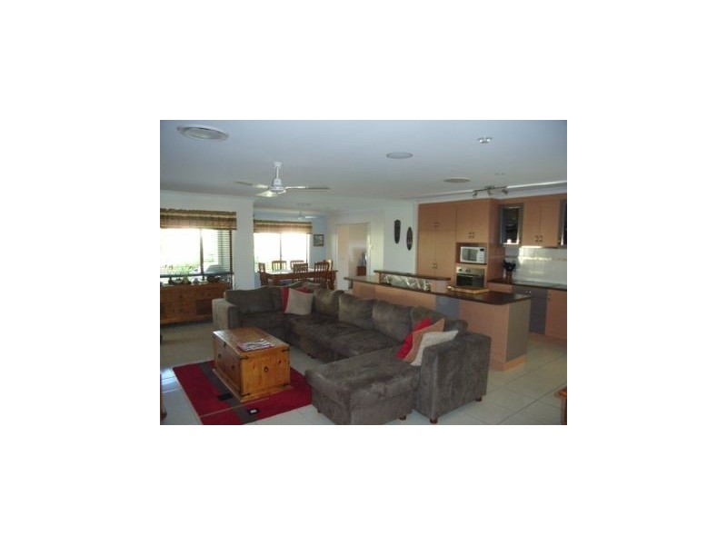 12 Eva Parade, Glenella QLD 4740