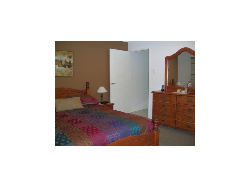 12 Eva Parade, Glenella QLD 4740