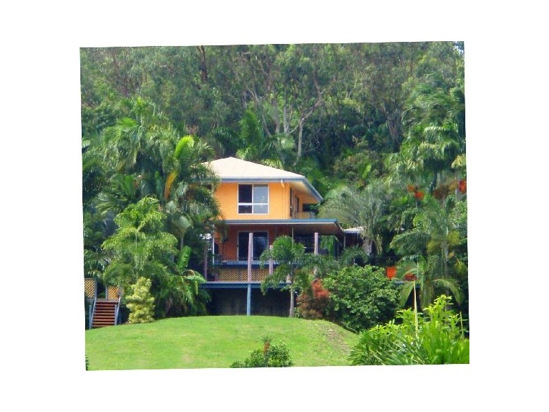 11 Ian Wood Drive, Dolphin Heads QLD 4740