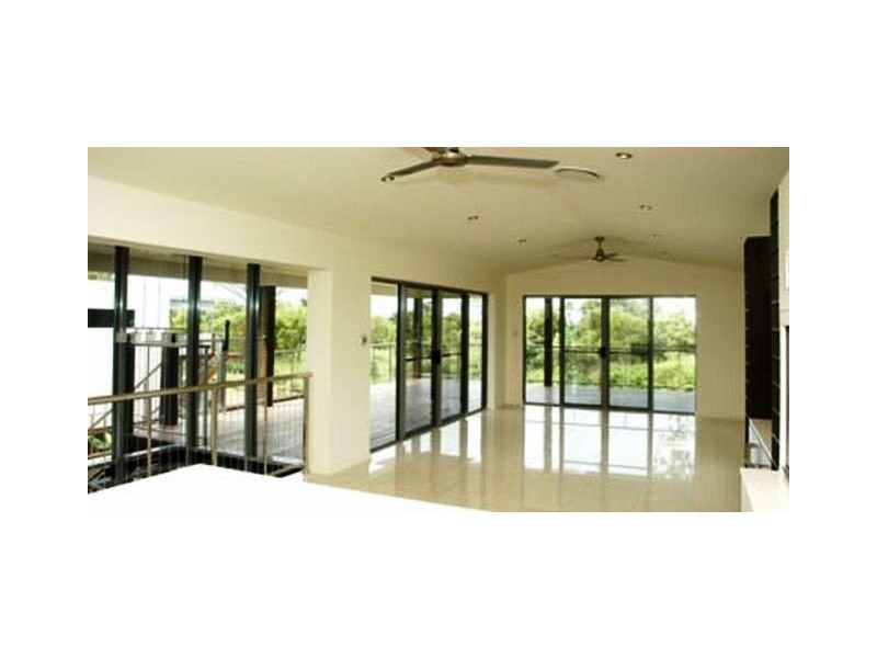 15 Seafarer Court, Blacks Beach QLD 4740