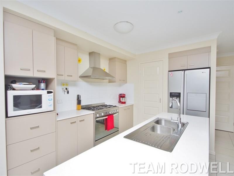 90 Carrigan Way, Gleneagle QLD 4285