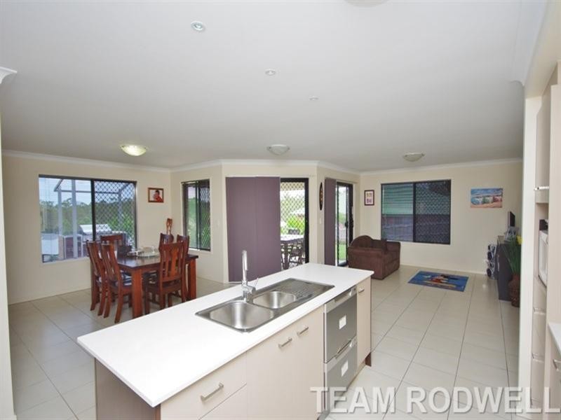 90 Carrigan Way, Gleneagle QLD 4285
