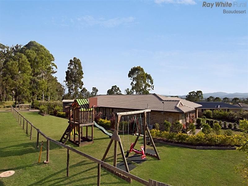 19 Parkhurst Place, Gleneagle QLD 4285