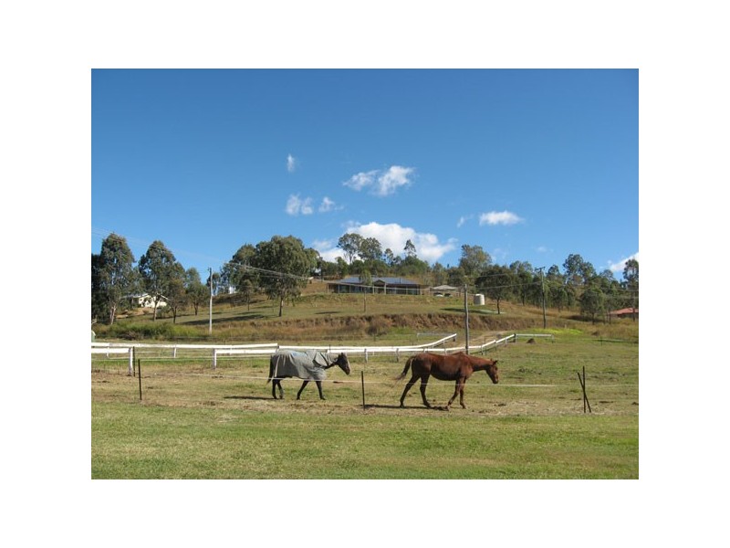 50 Walker Drive, Kooralbyn QLD 4285