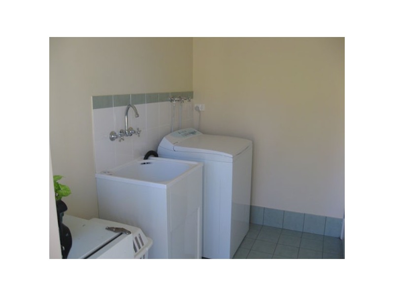 50 Walker Drive, Kooralbyn QLD 4285