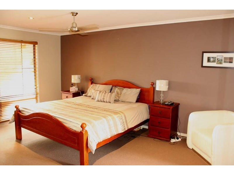 16-18 Oakdale Court, Gleneagle QLD 4285