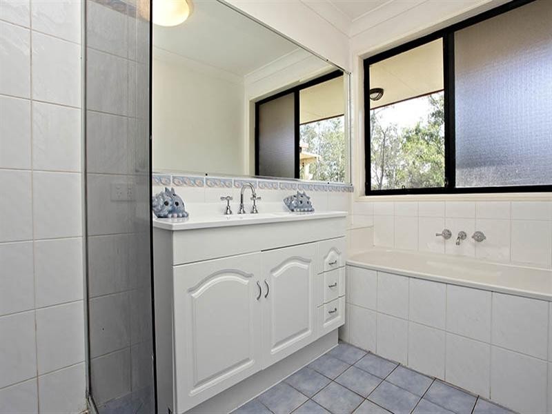 68 Racecourse Place, Tamborine QLD 4270