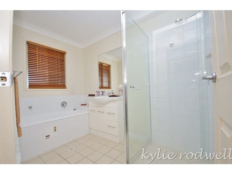 43 Borrowdale Court, Mundoolun QLD 4285