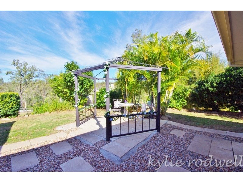 43 Borrowdale Court, Mundoolun QLD 4285