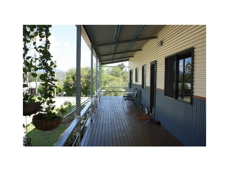 2-4 Hardgrave Street, Rathdowney QLD 4287