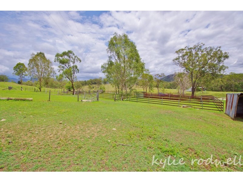 933 Carneys Creek Road, Croftby QLD 4310