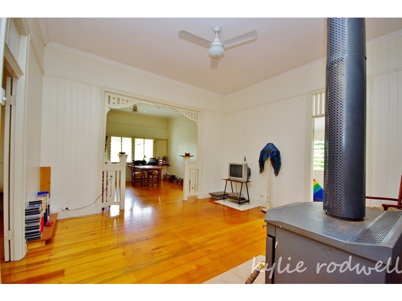 933 Carneys Creek Road, Croftby QLD 4310