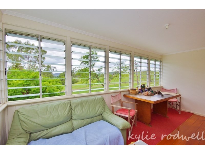 933 Carneys Creek Road, Croftby QLD 4310