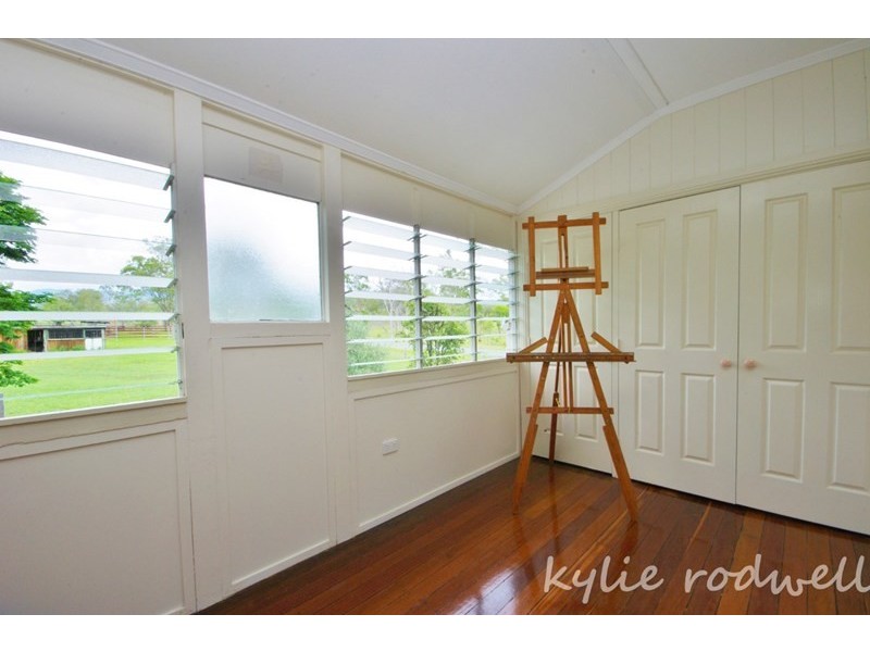 933 Carneys Creek Road, Croftby QLD 4310