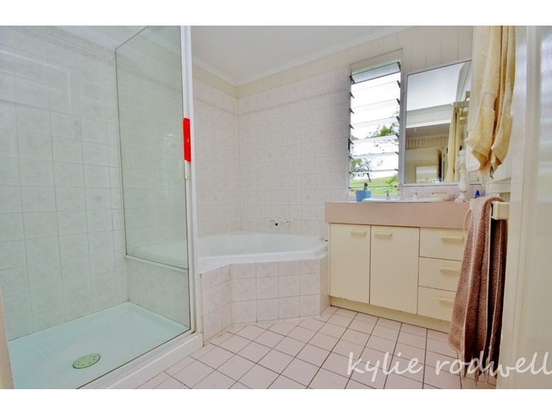 933 Carneys Creek Road, Croftby QLD 4310