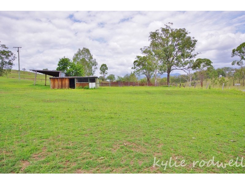 933 Carneys Creek Road, Croftby QLD 4310