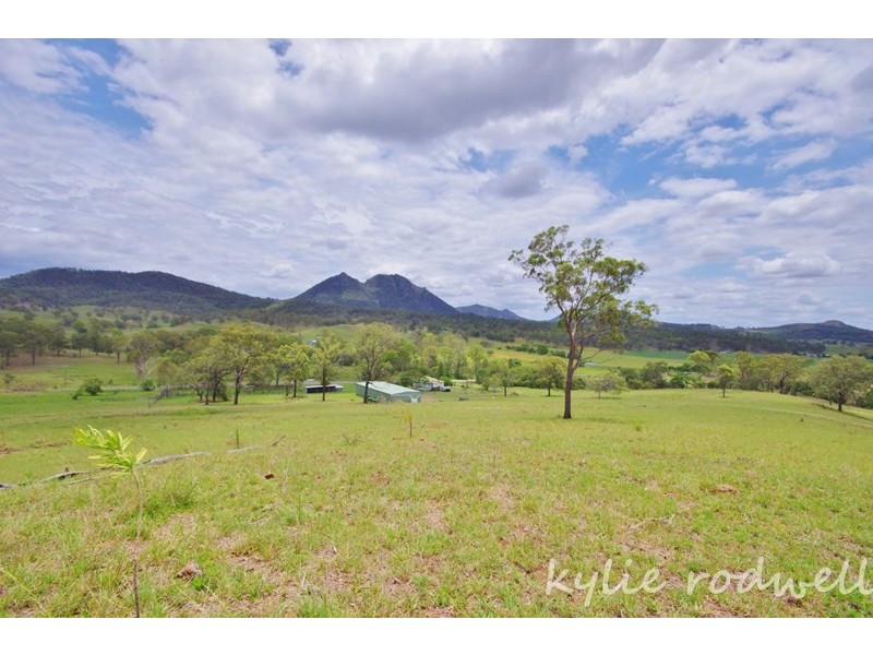 933 Carneys Creek Road, Croftby QLD 4310