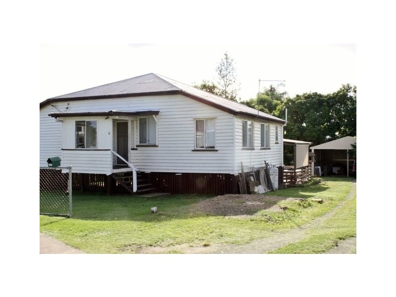 8 Ecole Street, Beaudesert QLD 4285