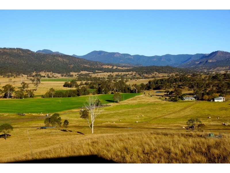 ‘Oakvale’ 181 Strong Road (off Fedamore Rd), Christmas Creek QLD 4285