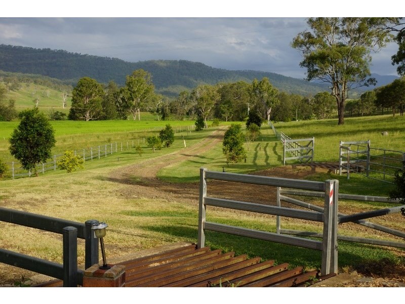 ‘Oakvale’ 181 Strong Road (off Fedamore Rd), Christmas Creek QLD 4285