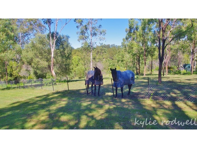 17 Barker Place, Kooralbyn QLD 4285