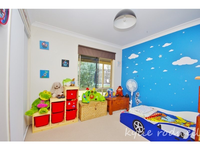 17 Barker Place, Kooralbyn QLD 4285