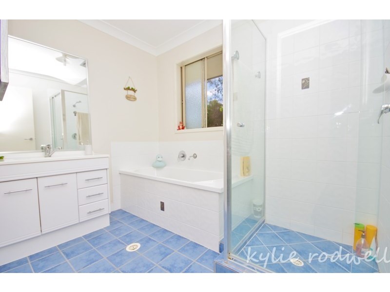 17 Barker Place, Kooralbyn QLD 4285