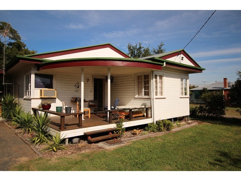 13 Selwyn Street, Beaudesert QLD 4285