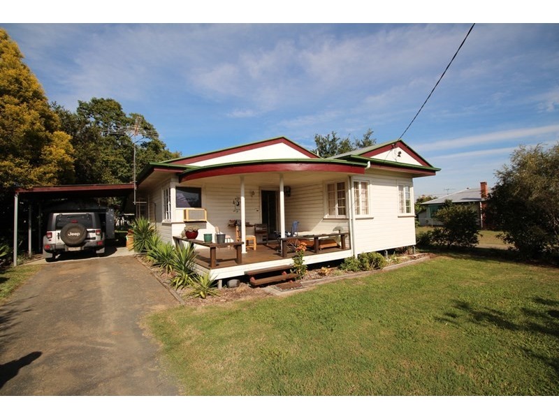 13 Selwyn Street, Beaudesert QLD 4285