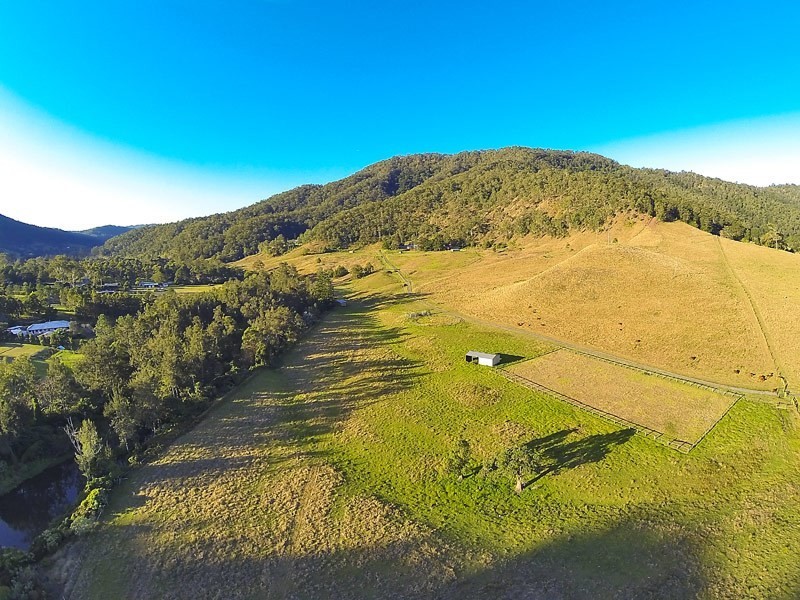 8 Reining Road, Canungra QLD 4275