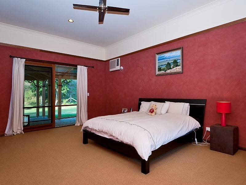 8 Reining Road, Canungra QLD 4275